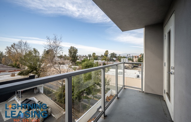 11407 CHANDLER BLVD