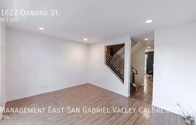 11622 OXNARD ST