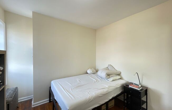 1 bed, 1 bath, 700 sqft, $1,195, Unit 17