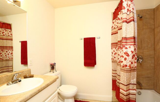 2 beds, 1 bath, 840 sqft, $975, Unit 2847 D