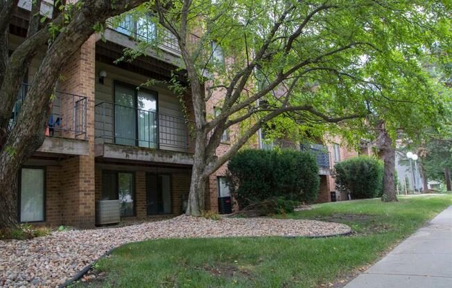 Exterior side view at Capitol View Apartments in Lincoln Nebraska