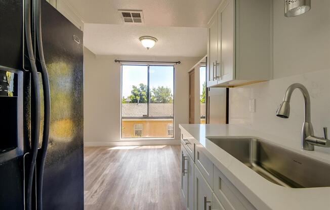 1 bed, 1 bath, 718 sqft, $2,750, Unit 319