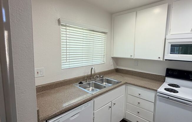 1 bed, 1 bath, 750 sqft, $2,255, Unit 716