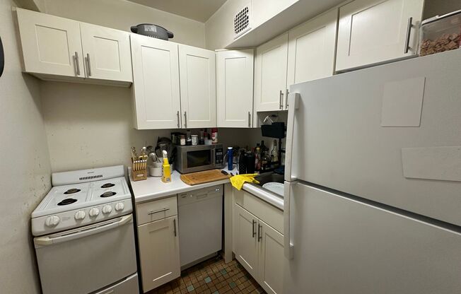 1 bed, 1 bath, $1,095, Unit 104