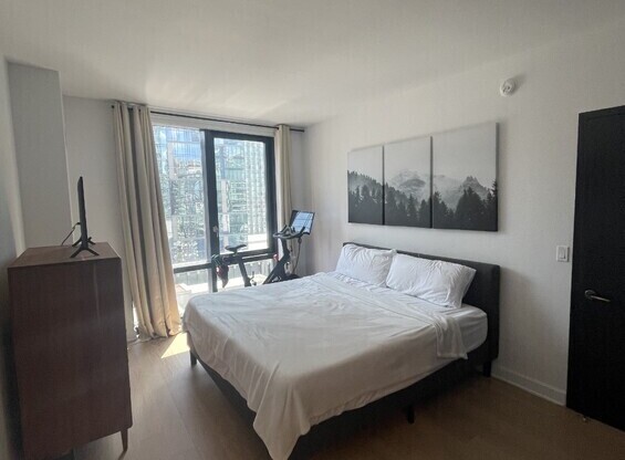 21 W AVE 2107