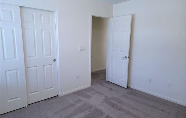FANTASTIC 2 STORY HIGHLANDS RANCH HOME w/SOLAR!!