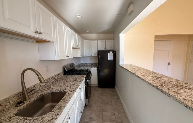 1 bed, 1 bath, 803 sqft, $2,450, Unit Royal York 1106