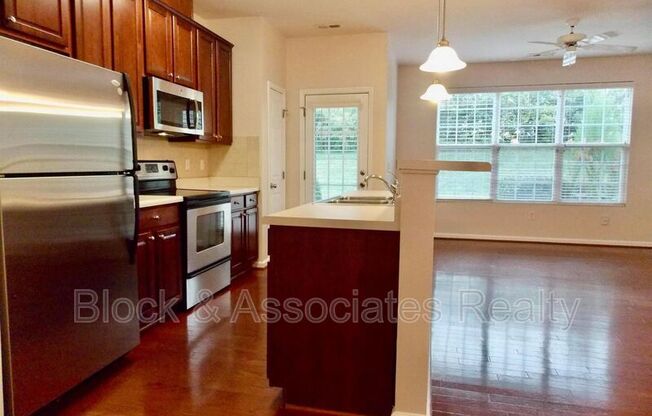 921 SHINING WIRE WAY