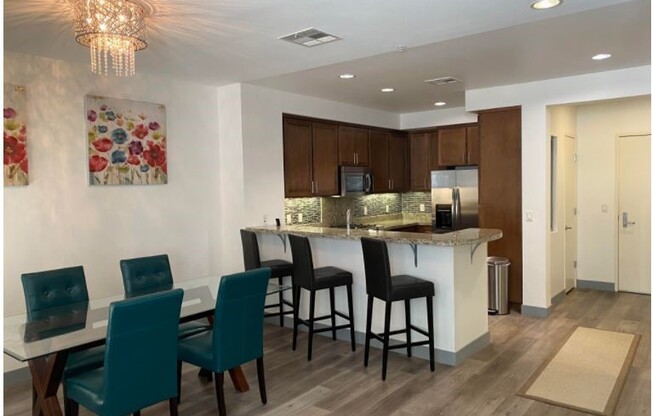 2 beds, 2 baths, 1,050 sqft, $3,100