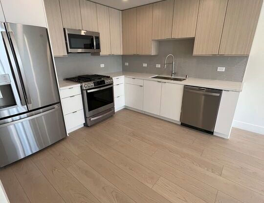 3 beds, 2.5 baths, 1,510 sqft, $5,895, Unit 302