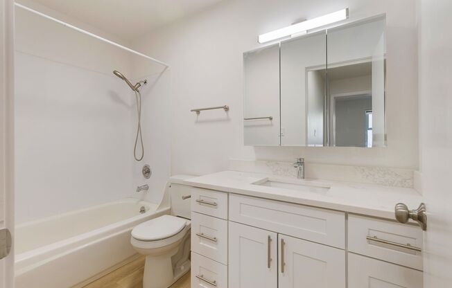 1 bed, 1 bath, 837 sqft, $2,062, Unit 305
