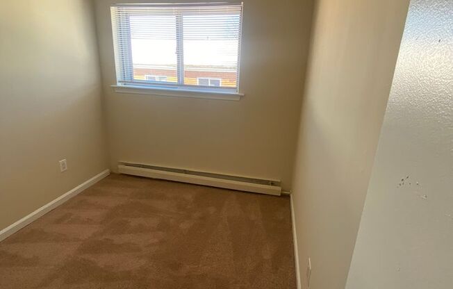 1 bed, 1 bath, 725 sqft, $1,295, Unit H10