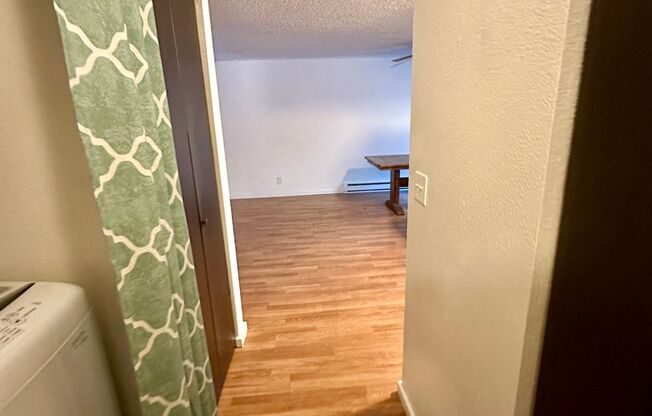 3 beds, 1 bath, 1,100 sqft, $1,900, Unit #2