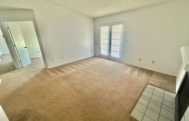 2 beds, 1 bath, 810 sqft, $1,395, Unit r2550n3304