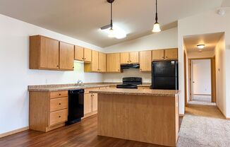 2 beds, 2 baths, 1,325 sqft, $1,560, Unit ML 550-02