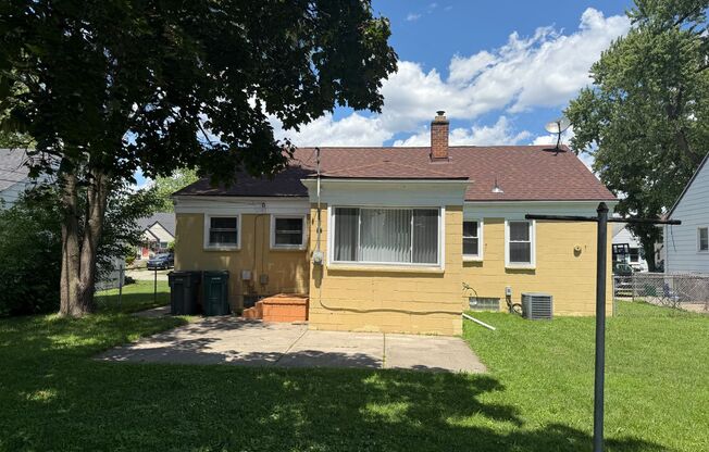 Move-In Ready 2-bedroom, 2-bathroom Home near Downtown Dearborn