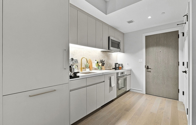 1 bed, 1 bath, 570 sqft, $4,500, Unit 802