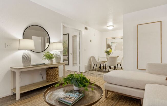 2 beds, 2 baths, 800 sqft, $999, Unit B06