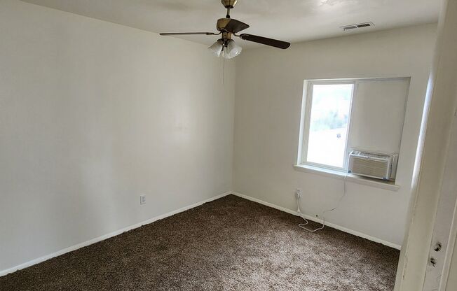 2 beds, 1 bath, $1,050