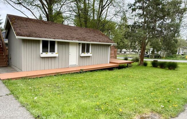 Clean and cozy cabin in Suquamish.