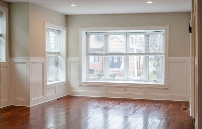 Gorgeous 5 Bedroom / 4 Full Bath Home along Chicago River