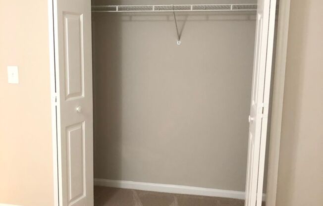 2 beds, 2 baths, 1,270 sqft, $1,600, Unit 2730-4 Pearl Remodel