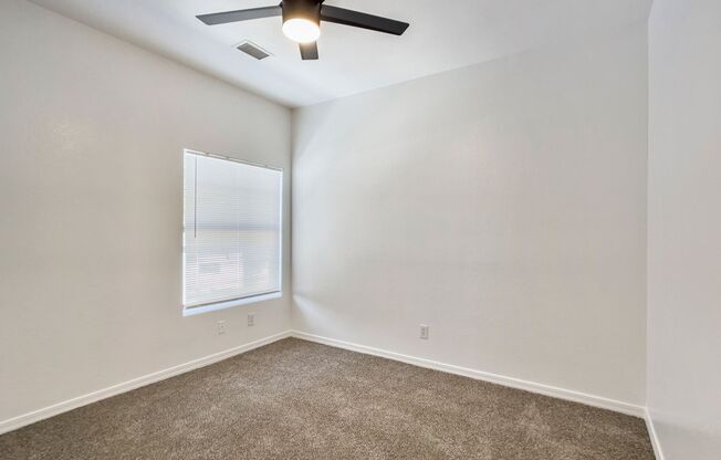 3 beds, 2 baths, 1,352 sqft, $1,795, Unit 215