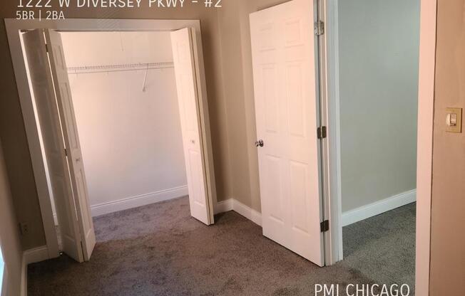 1222 W Diversey Pkwy