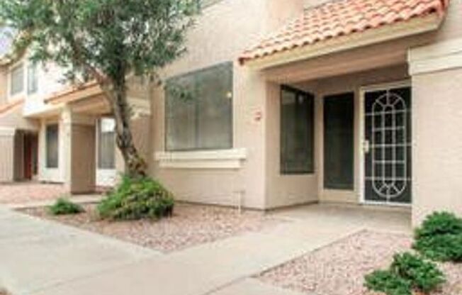 Great Chandler apartment with two master suites!