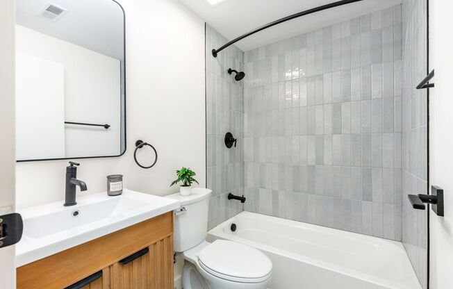 1 bed, 1 bath, 886 sqft, $2,286, Unit C-204