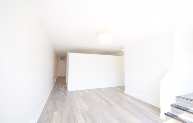 1 bed, 1 bath, 727 sqft, $1,850, Unit 946