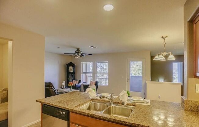 Point Loma - Furnished 2bd/2ba Condo with Resort Style Amenities!