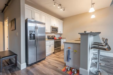 3 beds, 1 bath, 1,085 sqft, $3,270