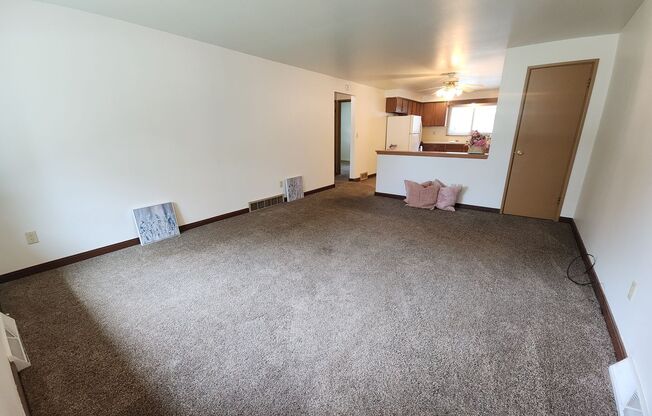 6-10 Woodmere Ct.