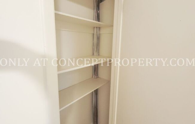 2 beds, 1 bath, 700 sqft, $1,349, Unit 21