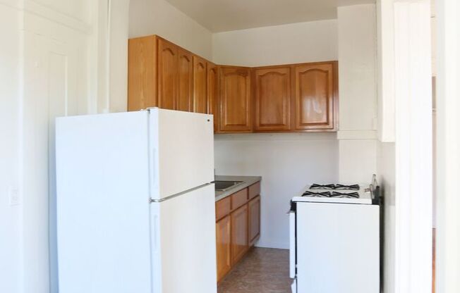 Studio, 1 bath, $1,675, Unit #32