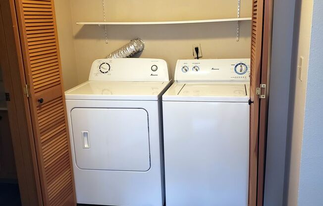 3 beds, 3 baths, $3,850, Unit 305