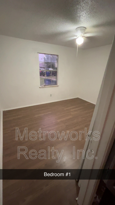 206 PINE MDW DR