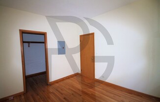 635 W Barry Ave