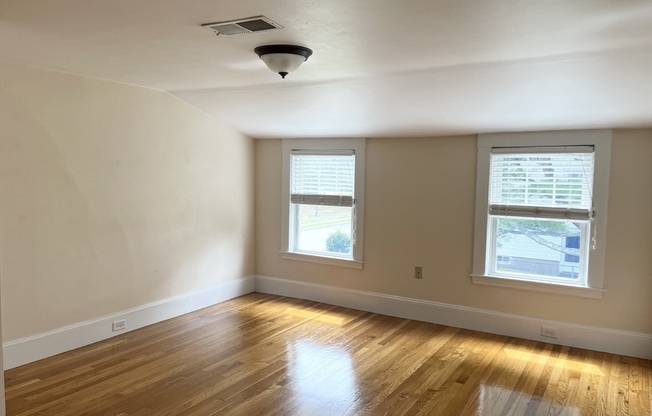 105 NARRAGANSETT