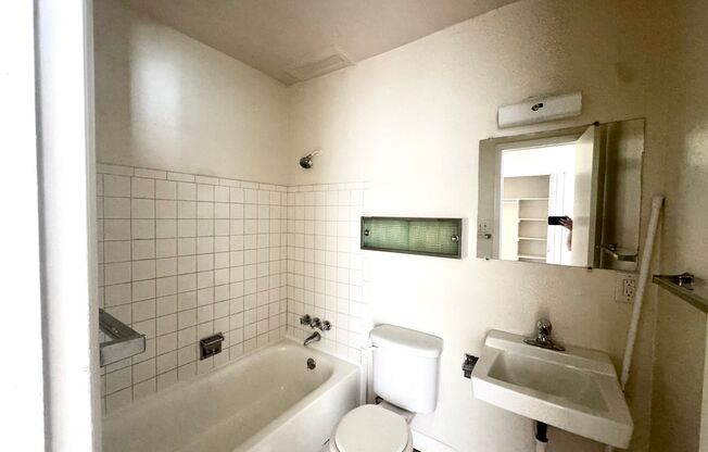 1 bed, 1 bath, 500 sqft, $799, Unit Unit 303