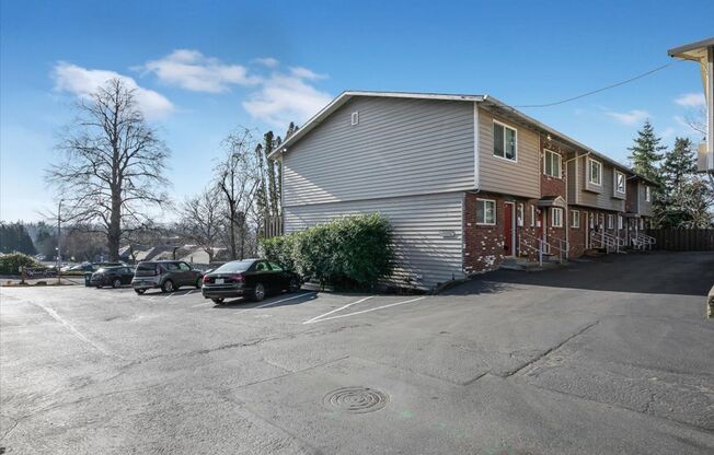 2 beds, 1 bath, 950 sqft, $1,750, Unit 37