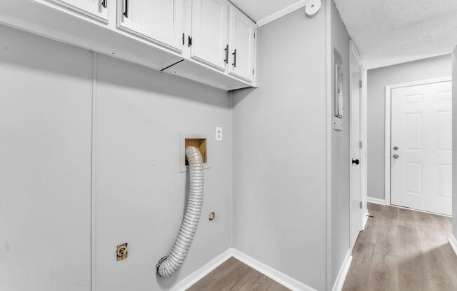 2 beds, 1.5 baths, 1,600 sqft, $1,295