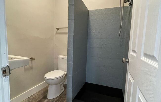 Studio, 1 bath, 450 sqft, $650