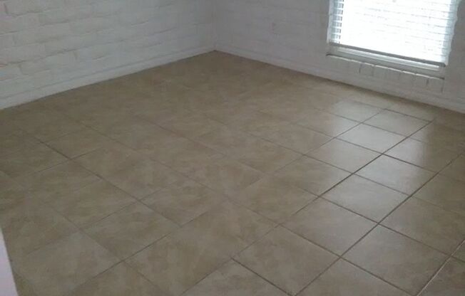 2 beds, 2 baths, 1,000 sqft, $875, Unit 3