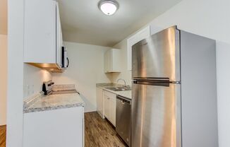 "The Belle Grove" One Bedroom Apartments (Wifi Included)