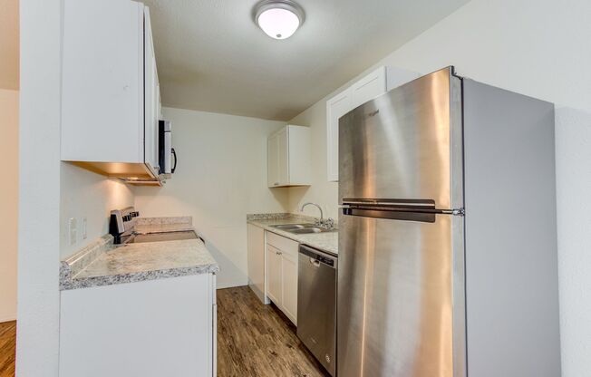 "The Belle Grove" One Bedroom Apartments (Wifi Included)