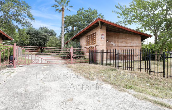 103 E SKYVIEW