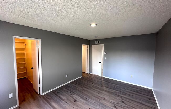 3 beds, 1.5 baths, $3,295, Unit # 9