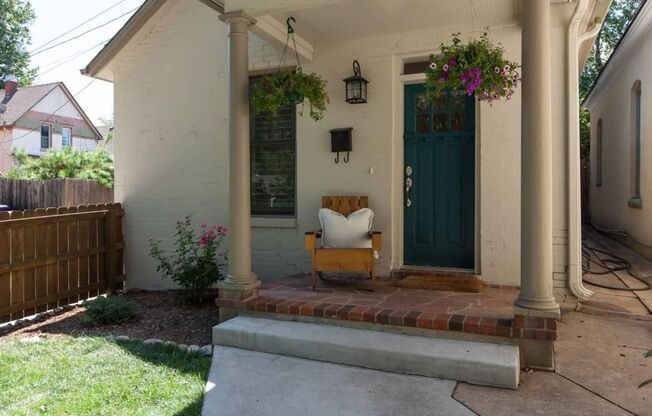 Beautiful 2 Bed/2.5 Bath Home in the Highlands